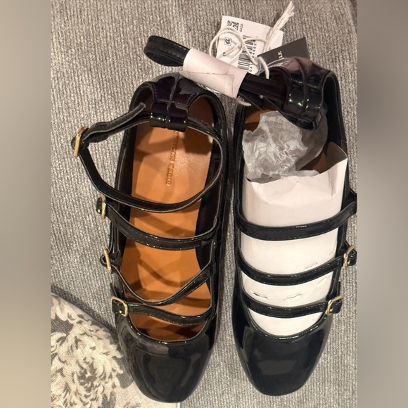 NWT American Eagle Outfitters Women's Black Patent Loafers Sz 8 - Picture 3 of 5